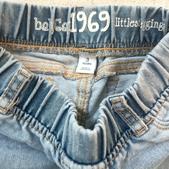 BabyGap Toddler Jeans Size 3 Years - Picture 2 of 3